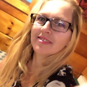 Meet your Posher, Lucy